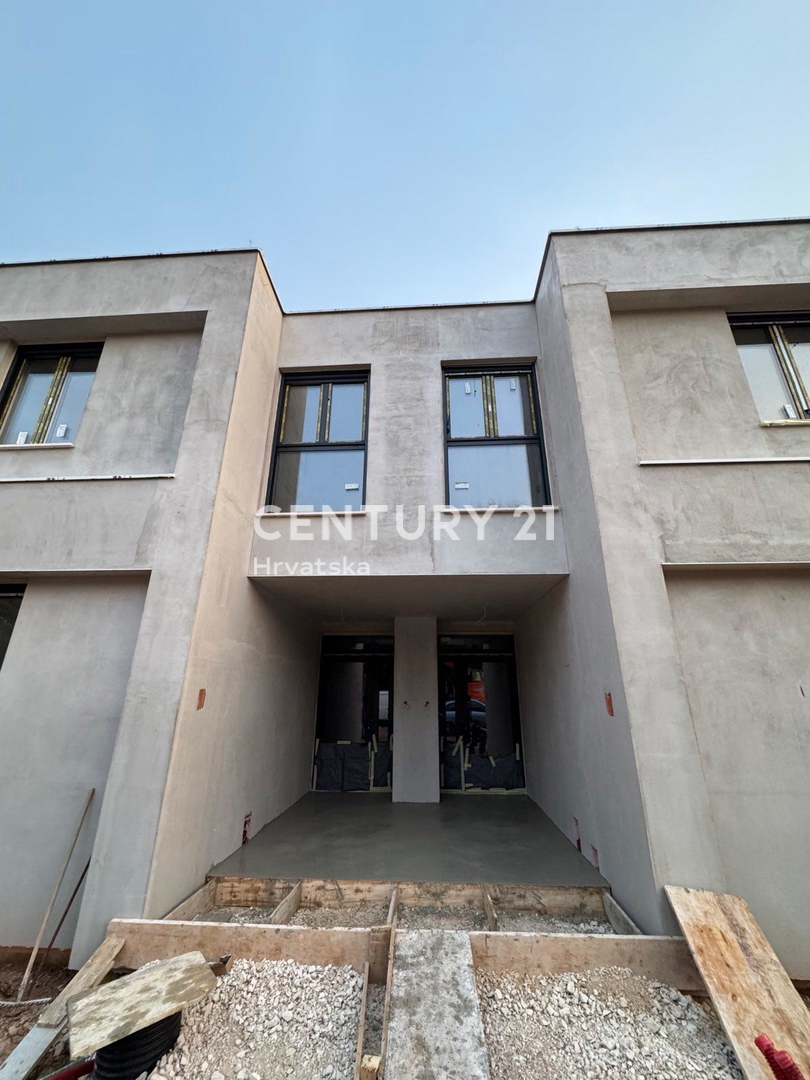 ROVINJSKO SELO, VENDITA APPARTAMENTO IN NUOVA COSTRUZIONE CON GIARDINO