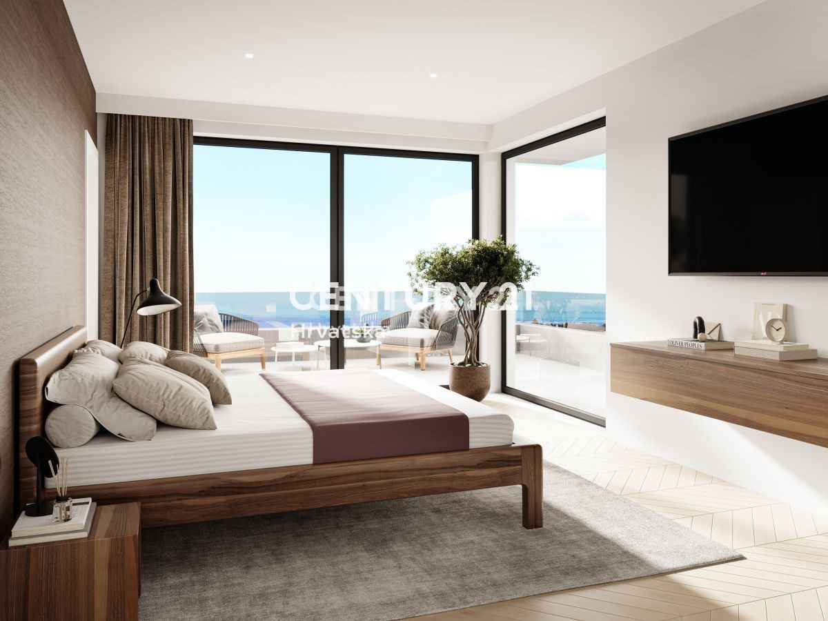 VENDITA, NUOVA VILLA CON PISCINA E SPLENDIDA VISTA SUL MARE