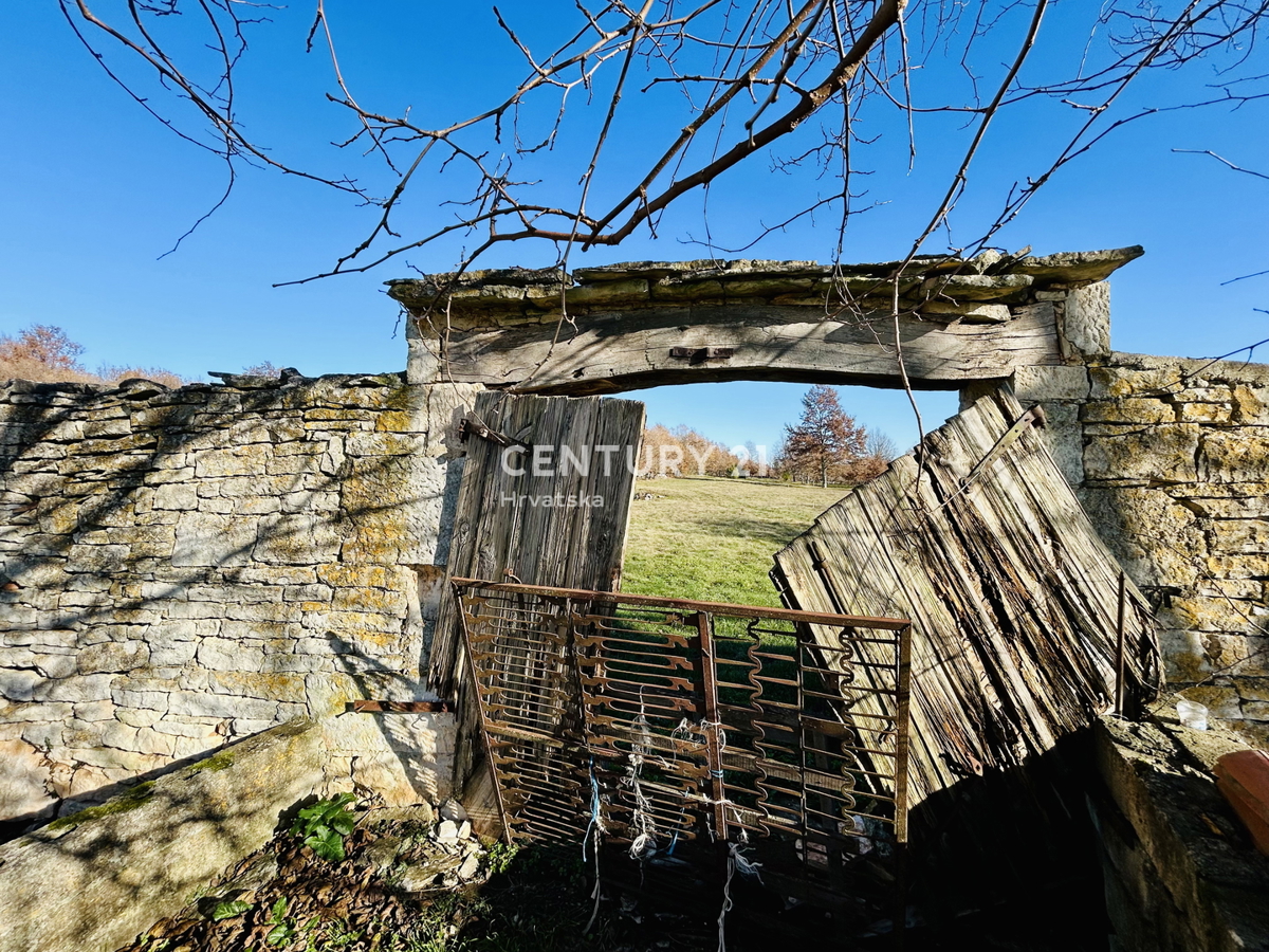 POREČ, DINTORNI, ESCLUSIVO PODERE AUTOCTONO ISTRIANO CON VISTA SUL MARE