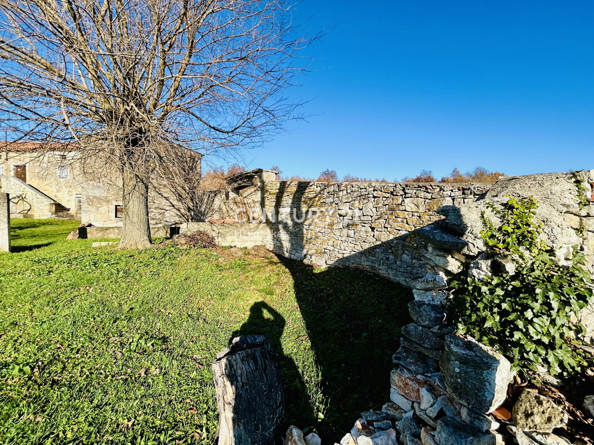 POREČ, DINTORNI, ESCLUSIVO PODERE AUTOCTONO ISTRIANO CON VISTA SUL MARE