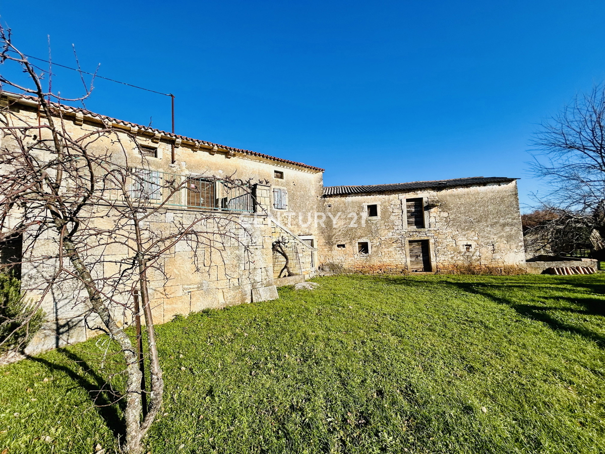 POREČ, DINTORNI, ESCLUSIVO PODERE AUTOCTONO ISTRIANO CON VISTA SUL MARE