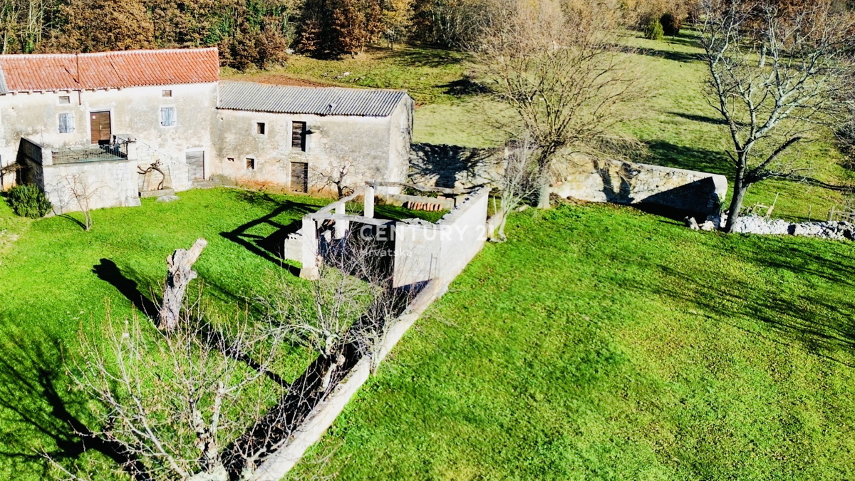 POREČ, DINTORNI, ESCLUSIVO PODERE AUTOCTONO ISTRIANO CON VISTA SUL MARE