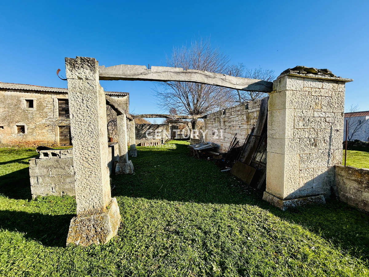POREČ, DINTORNI, ESCLUSIVO PODERE AUTOCTONO ISTRIANO CON VISTA SUL MARE