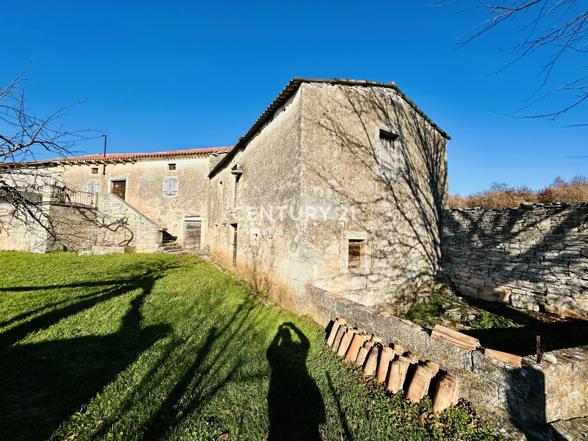 POREČ, DINTORNI, ESCLUSIVO PODERE AUTOCTONO ISTRIANO CON VISTA SUL MARE