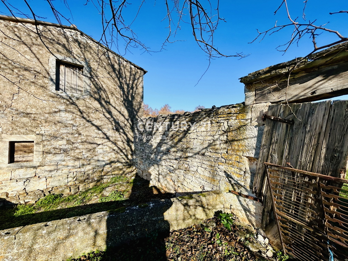 POREČ, DINTORNI, ESCLUSIVO PODERE AUTOCTONO ISTRIANO CON VISTA SUL MARE