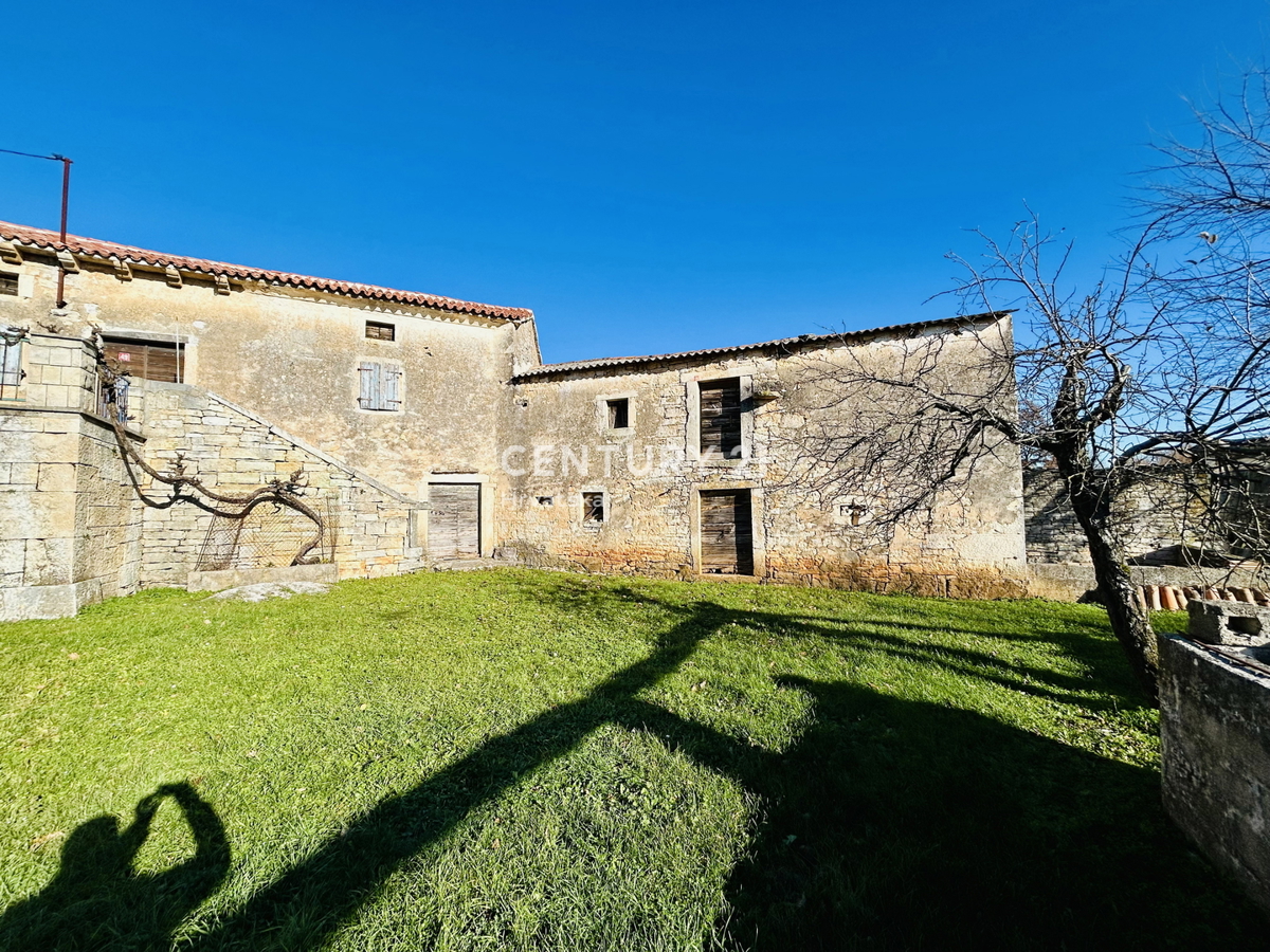 POREČ, DINTORNI, ESCLUSIVO PODERE AUTOCTONO ISTRIANO CON VISTA SUL MARE