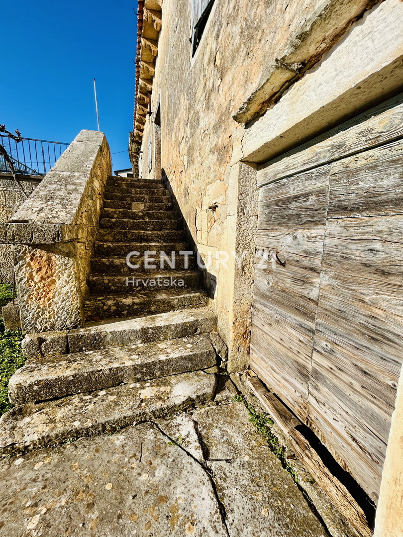 POREČ, DINTORNI, ESCLUSIVO PODERE AUTOCTONO ISTRIANO CON VISTA SUL MARE