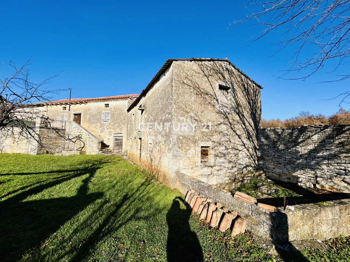 POREČ, DINTORNI, ESCLUSIVO PODERE AUTOCTONO ISTRIANO CON VISTA SUL MARE