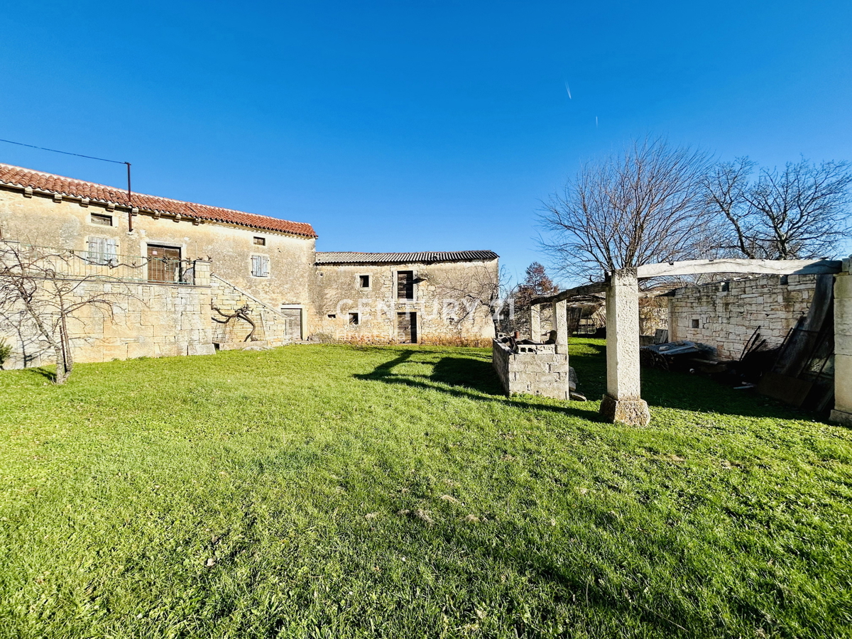 POREČ, DINTORNI, ESCLUSIVO PODERE AUTOCTONO ISTRIANO CON VISTA SUL MARE