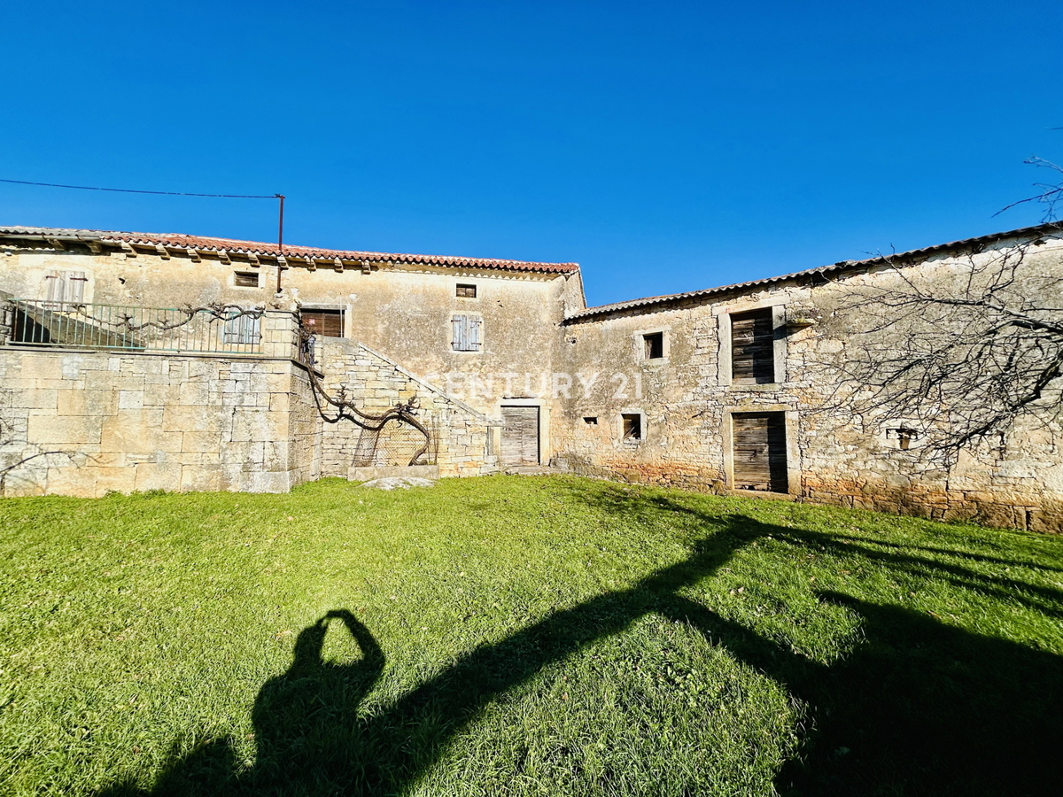 POREČ, DINTORNI, ESCLUSIVO PODERE AUTOCTONO ISTRIANO CON VISTA SUL MARE