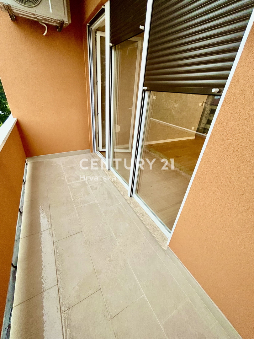 UMAG, CENTRO, APPARTAMENTO COMPLETAMENTE RISTRUTTURATO CON VISTA MARE