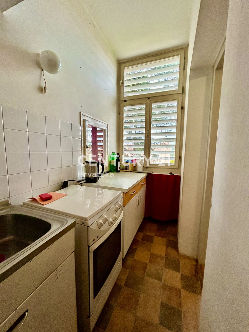 UMAG, CENTAR, CONFORTEVOLE APPARTAMENTO DUE LOCALI CON VISTA MARE