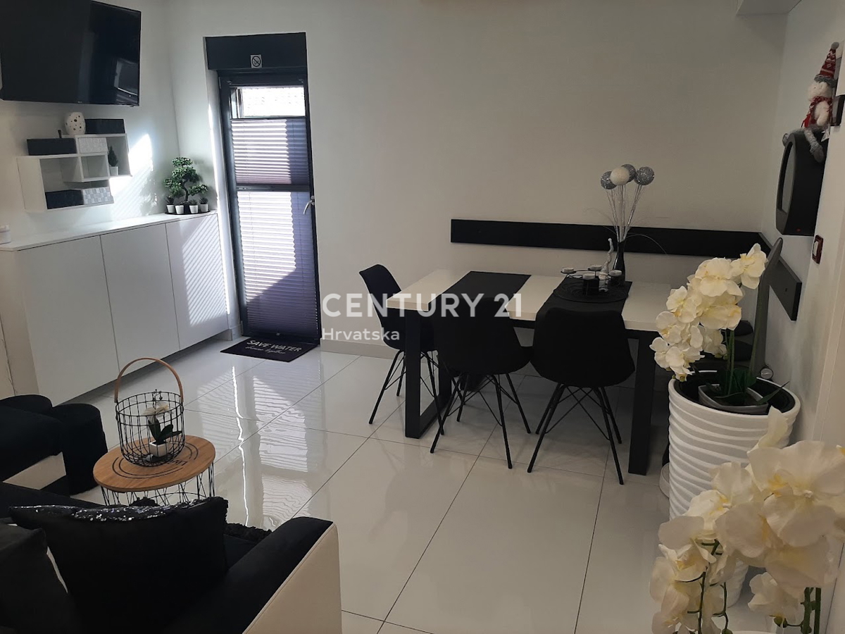 UMAG, CENTRO, APPARTAMENTO NUOVO E ARREDATO AL PIANO TERRA