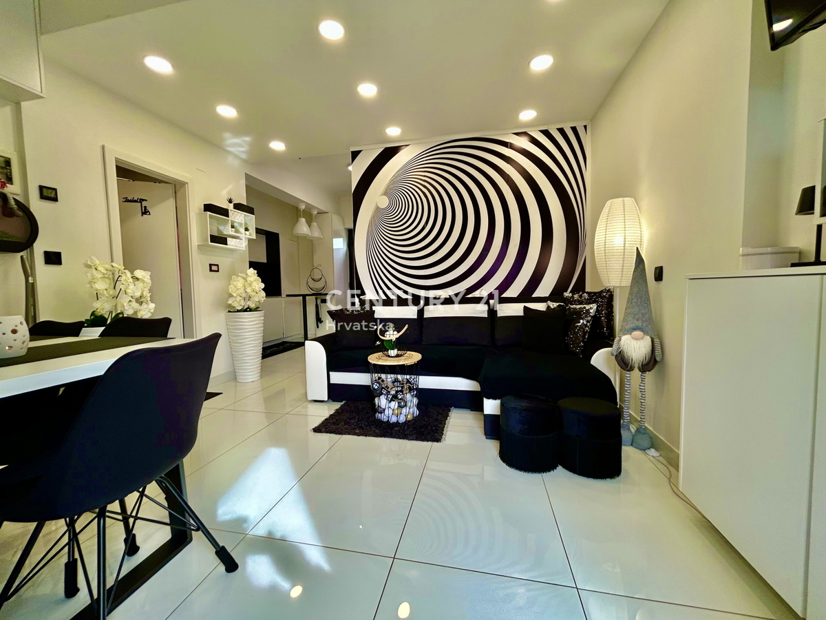 UMAG, CENTRO, APPARTAMENTO NUOVO E ARREDATO AL PIANO TERRA