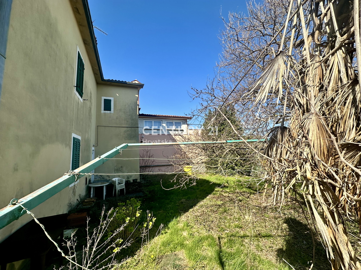 LABIN, NEDEŠĆINA, CASA CON AMPIE CAMERE DA LETTO, EX HOTEL NEL CENTRO DEL PAESE