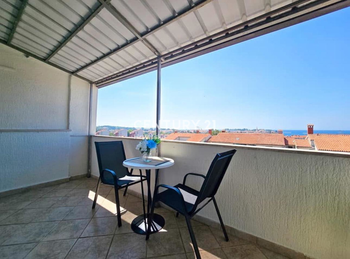 POREČ, VENDITA, APPARTAMENTO SU DUE LIVELLI CON VISTA MARE