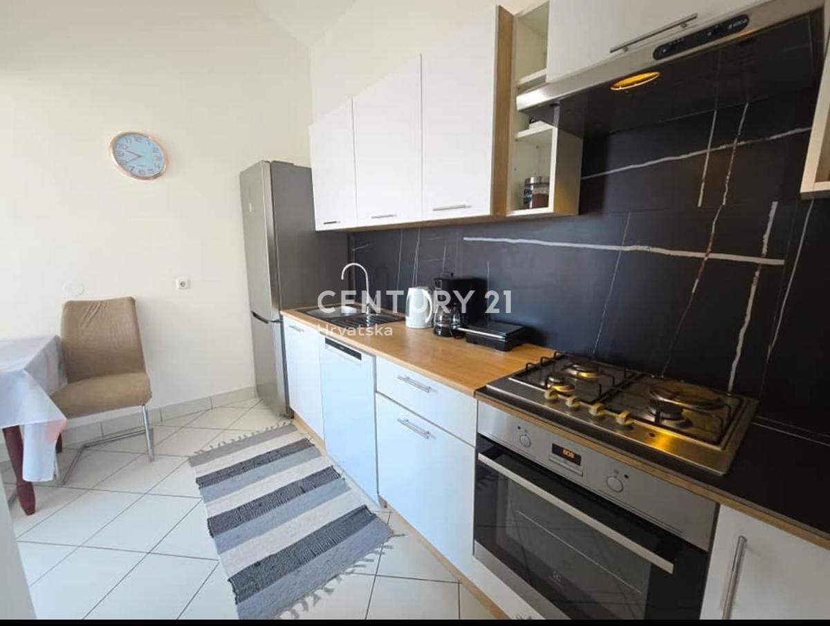 POREČ, VENDITA, APPARTAMENTO SU DUE LIVELLI CON VISTA MARE