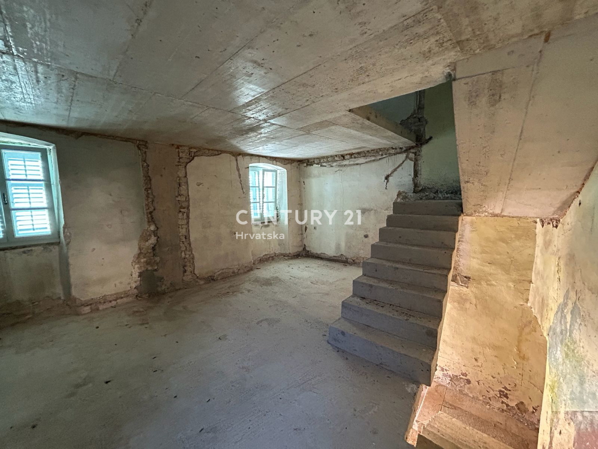 OPRTALJ, HOTEL, ANTICA STRUTTURA IN PIETRA PARZIALMENTE RISTRUTTURATA