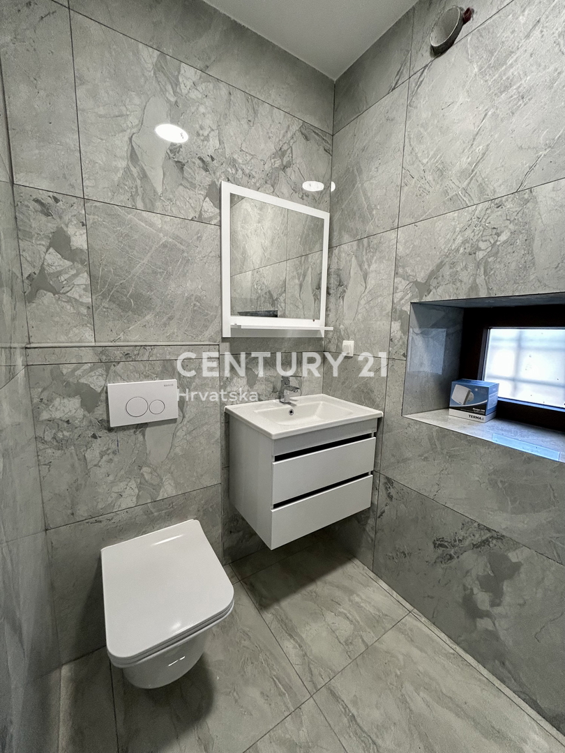 POREČ, OKOLICA, KAMENA KUĆA U NIZU S POGLEDOM NA MORE