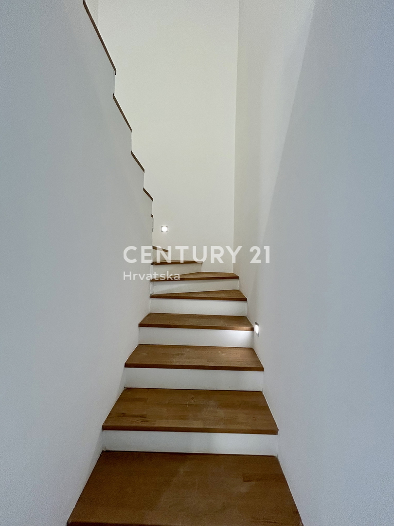 POREČ, OKOLICA, KAMENA KUĆA U NIZU S POGLEDOM NA MORE