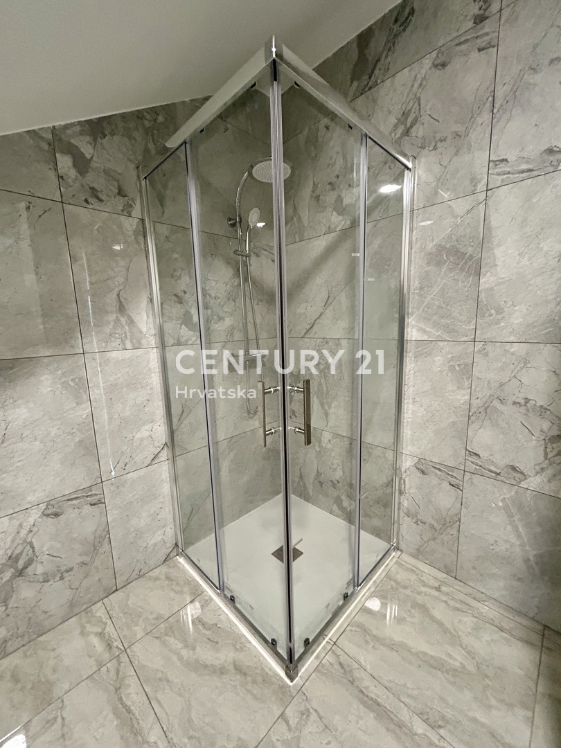 POREČ, OKOLICA, KAMENA KUĆA U NIZU S POGLEDOM NA MORE