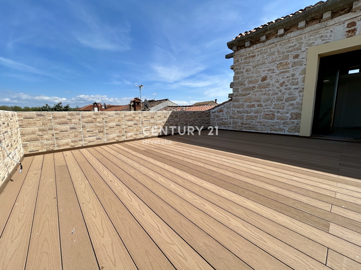 POREČ, OKOLICA, KAMENA KUĆA U NIZU S POGLEDOM NA MORE