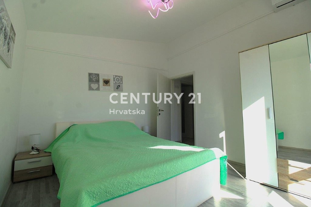 POREČ, VENDESI CASA, PIANO TERRA A SOLI 7 KM DAL CENTRO E DAL MARE