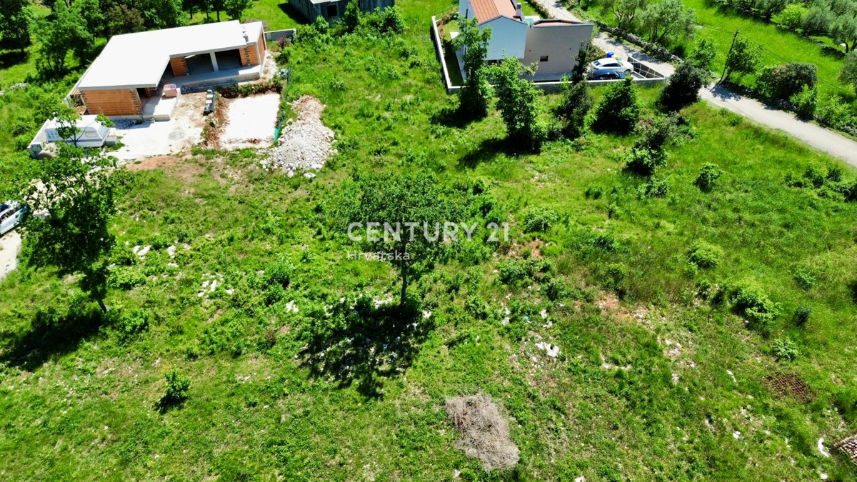 KRNICA, ZONE CIRCOSTANTI, TERRENO EDIFICABILE CON VISTA MARE