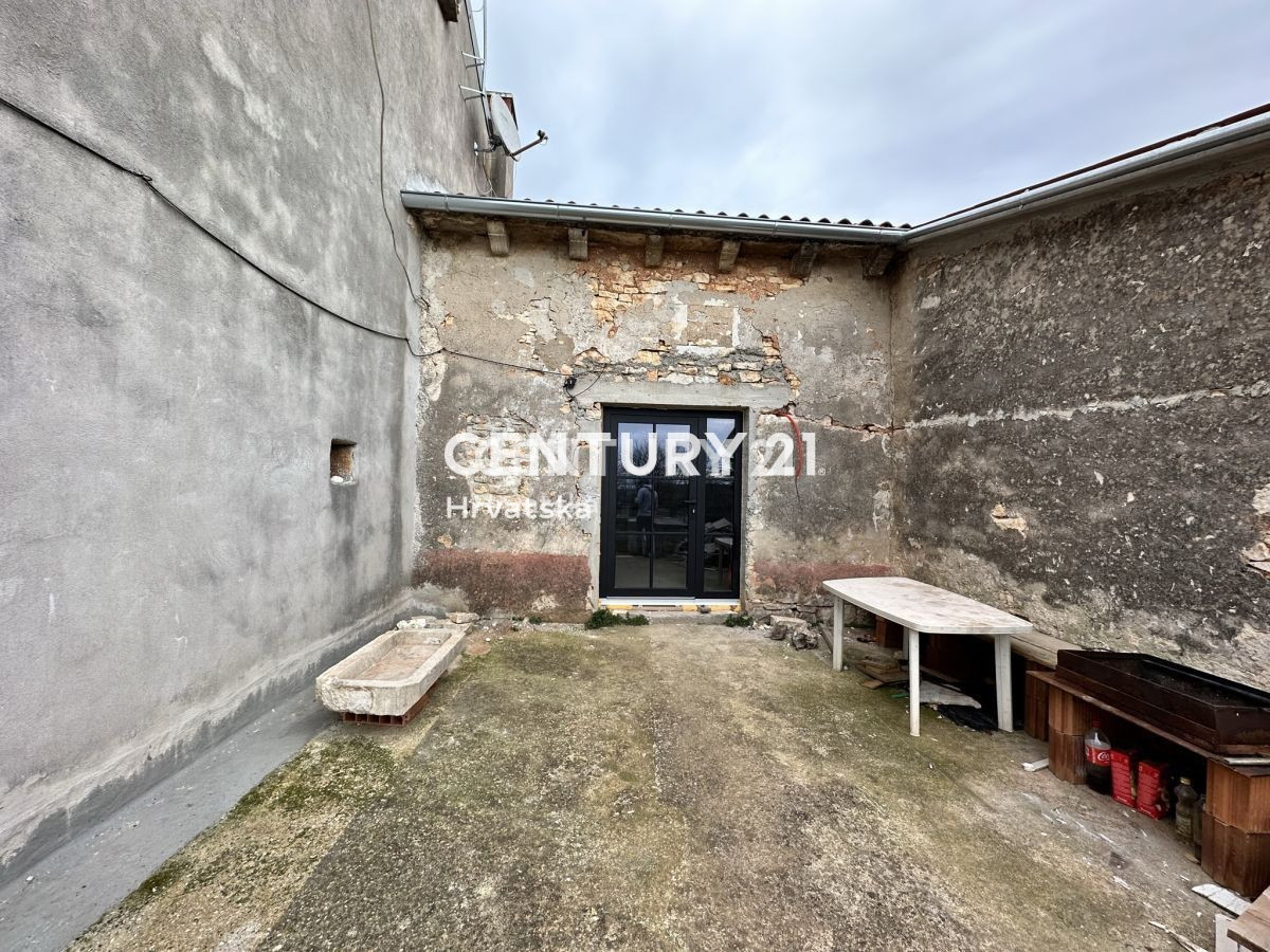 POREČ, VIŠNJAN, CASA A SCHIERA RISTRUTTURATA