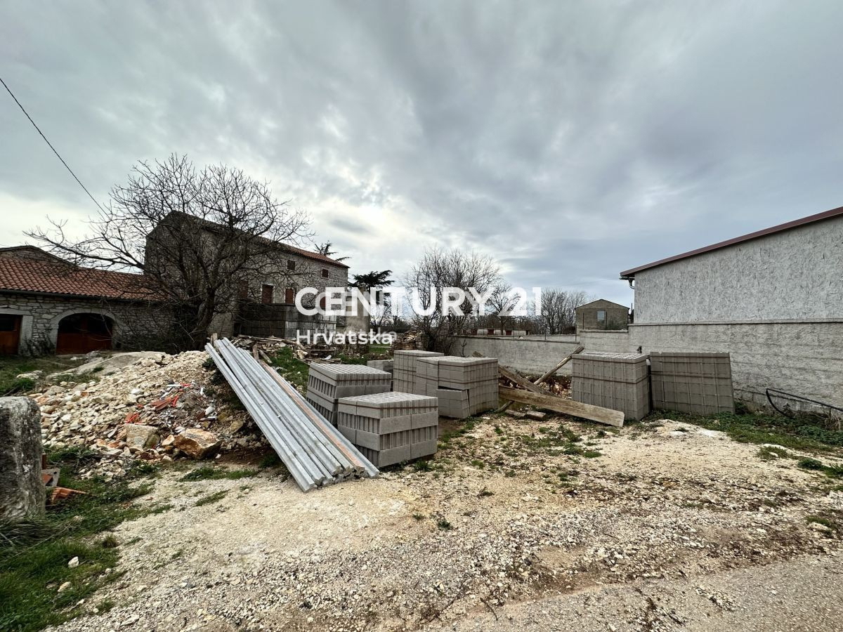 POREČ, VIŠNJAN, CASA A SCHIERA RISTRUTTURATA