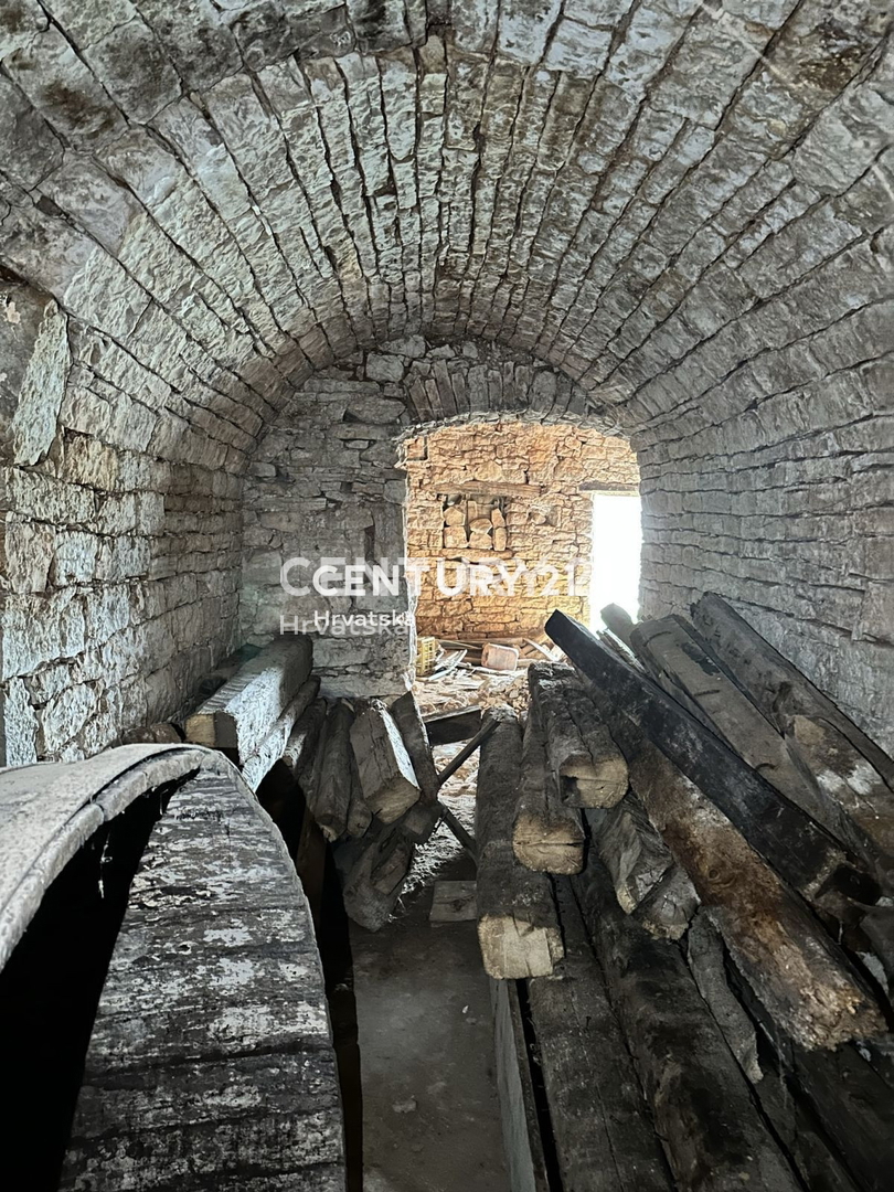 POREČ, VIŠNJAN, CASA A SCHIERA RISTRUTTURATA