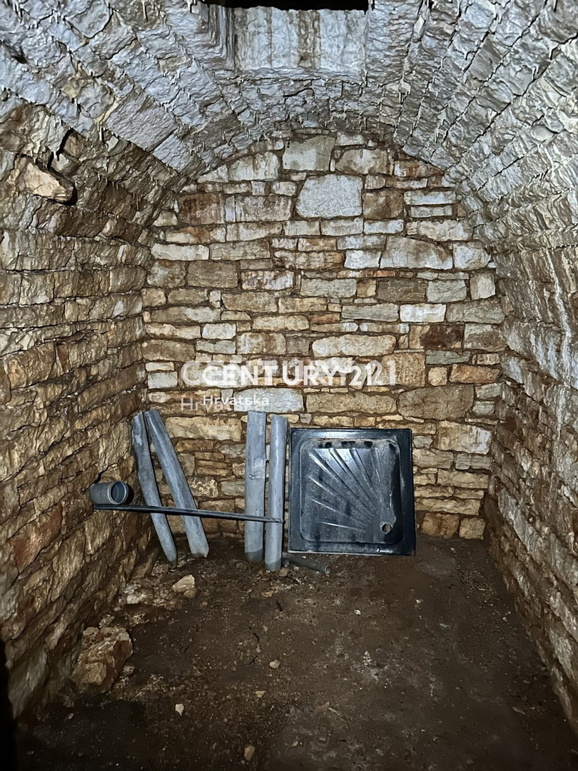 POREČ, VIŠNJAN, CASA A SCHIERA RISTRUTTURATA