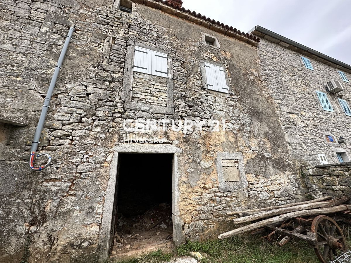POREČ, VIŠNJAN, CASA A SCHIERA RISTRUTTURATA