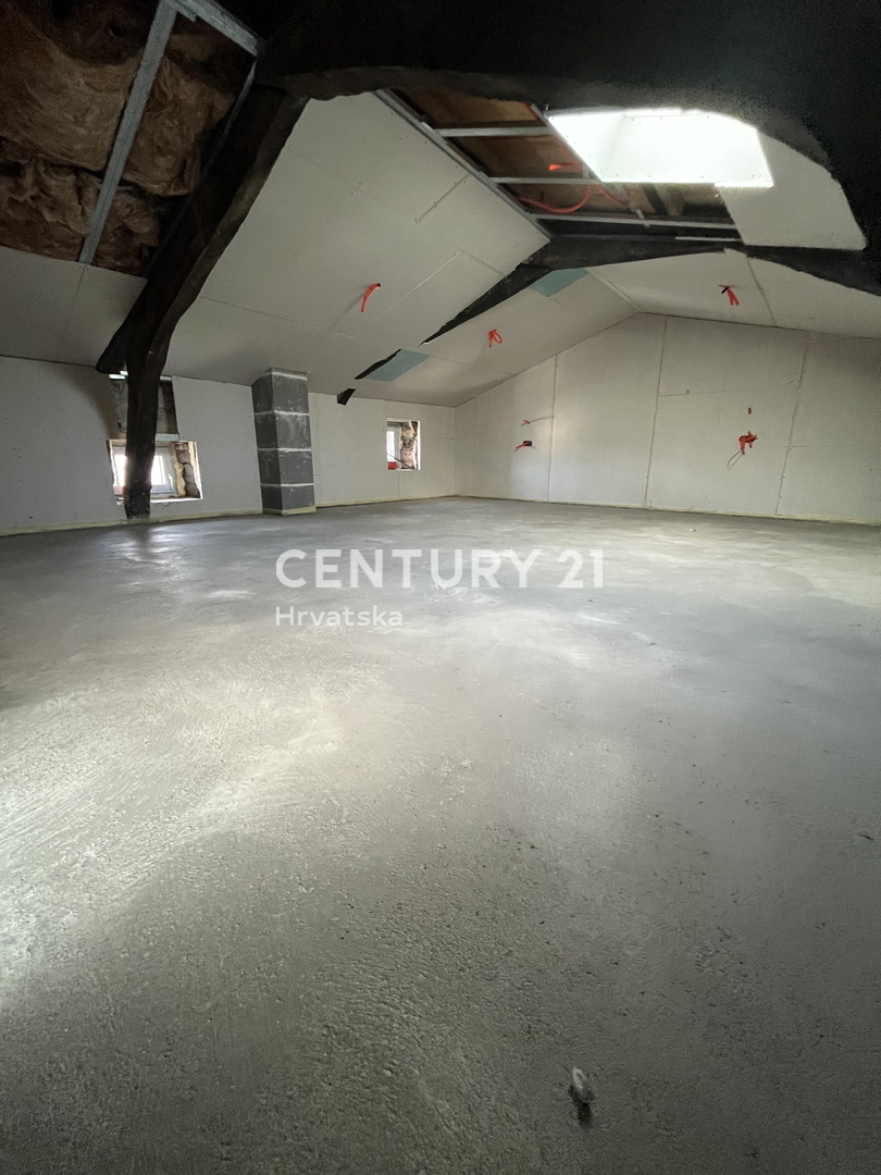 POREČ, VIŠNJAN, CASA A SCHIERA RISTRUTTURATA