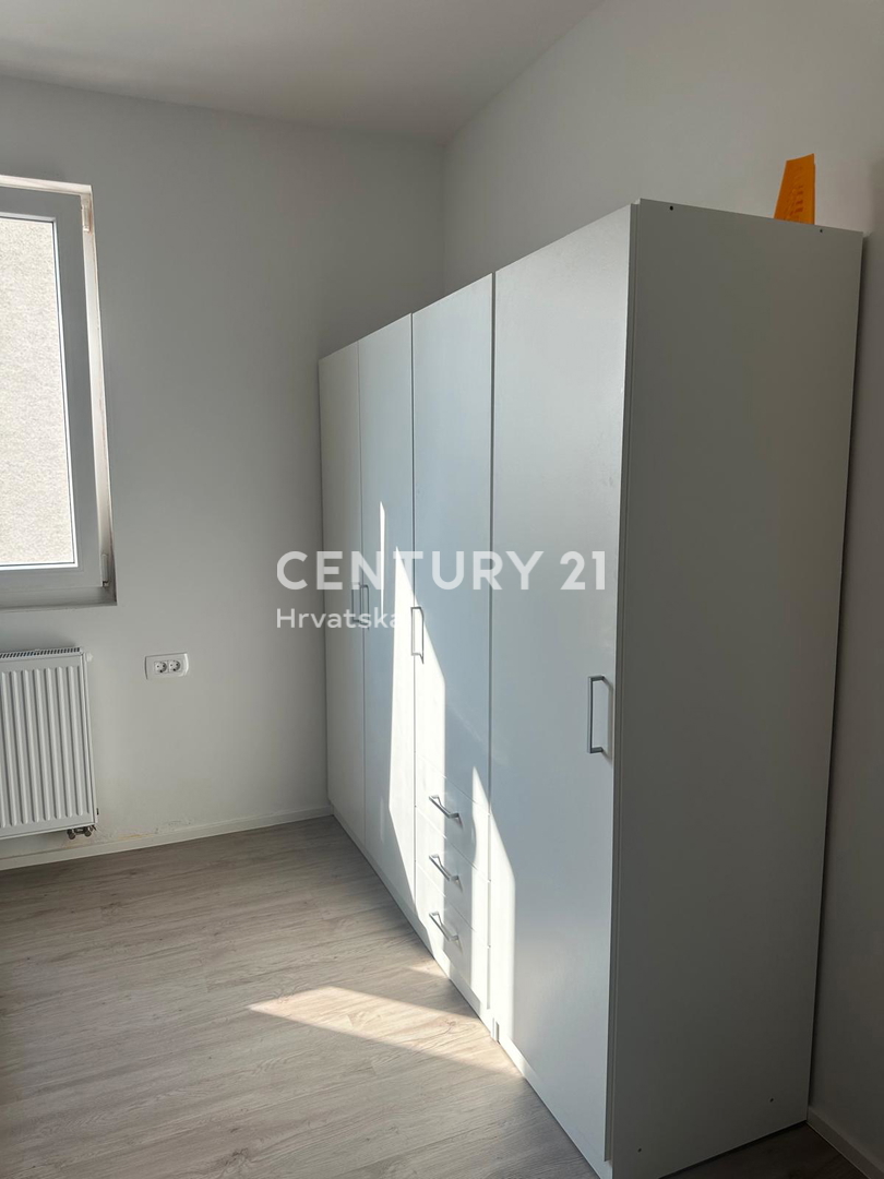 FUNTANA, VENDESI APPARTAMENTO TRILOCALE AL 1° PIANO CON TERRAZZA DI 70 M2, OTTIMA POSIZIONE