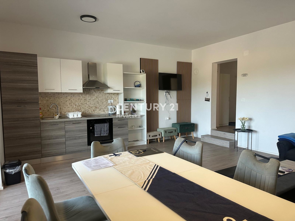 FUNTANA, VENDESI APPARTAMENTO TRILOCALE AL 1° PIANO CON TERRAZZA DI 70 M2, OTTIMA POSIZIONE