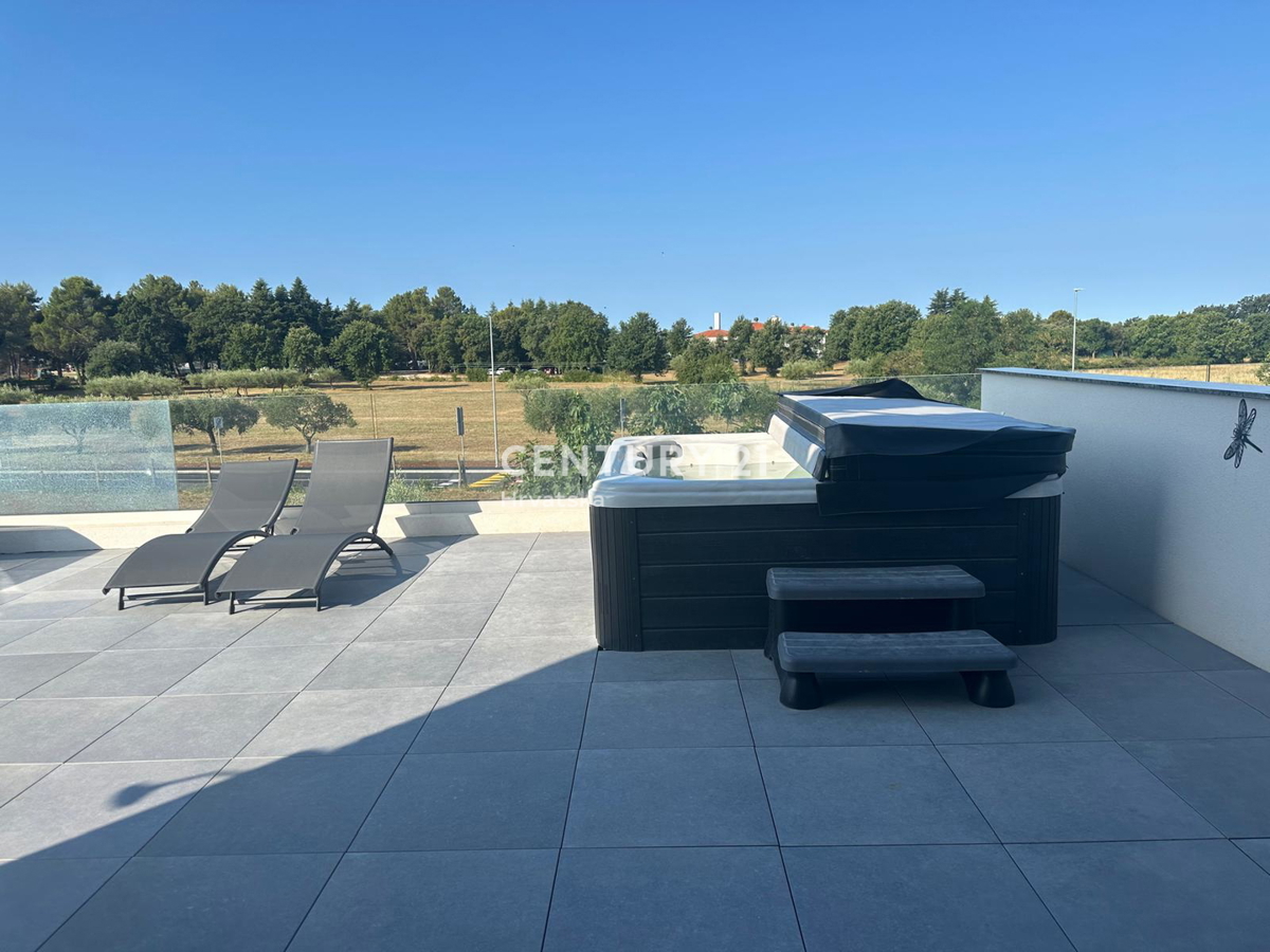 FUNTANA, VENDESI APPARTAMENTO TRILOCALE AL 1° PIANO CON TERRAZZA DI 70 M2, OTTIMA POSIZIONE