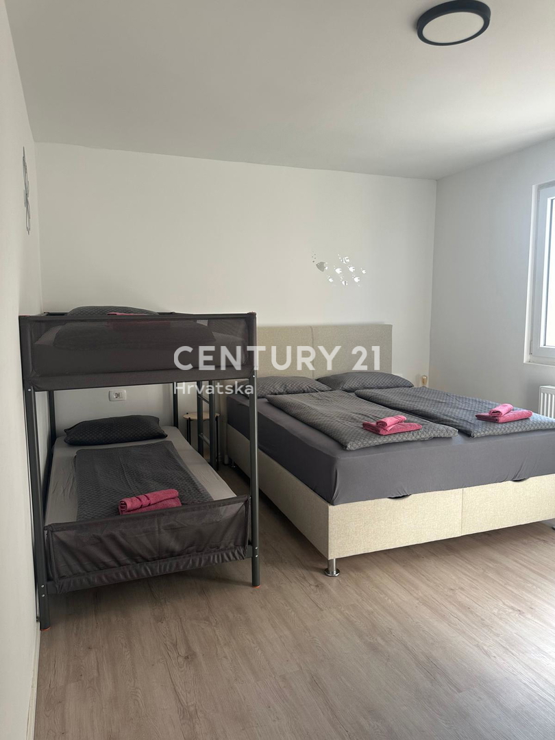 FUNTANA, VENDESI APPARTAMENTO TRILOCALE AL 1° PIANO CON TERRAZZA DI 70 M2, OTTIMA POSIZIONE