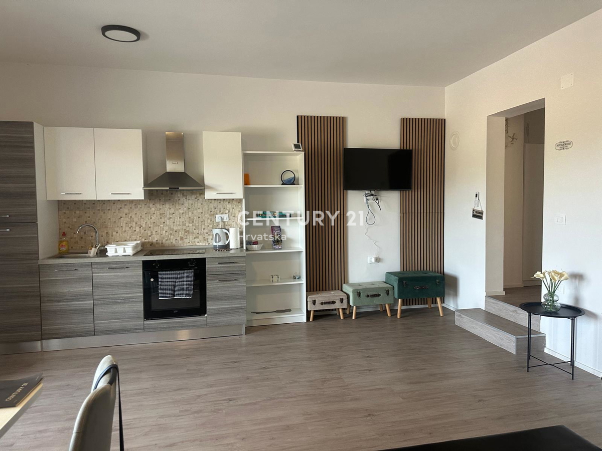 FUNTANA, VENDESI APPARTAMENTO TRILOCALE AL 1° PIANO CON TERRAZZA DI 70 M2, OTTIMA POSIZIONE