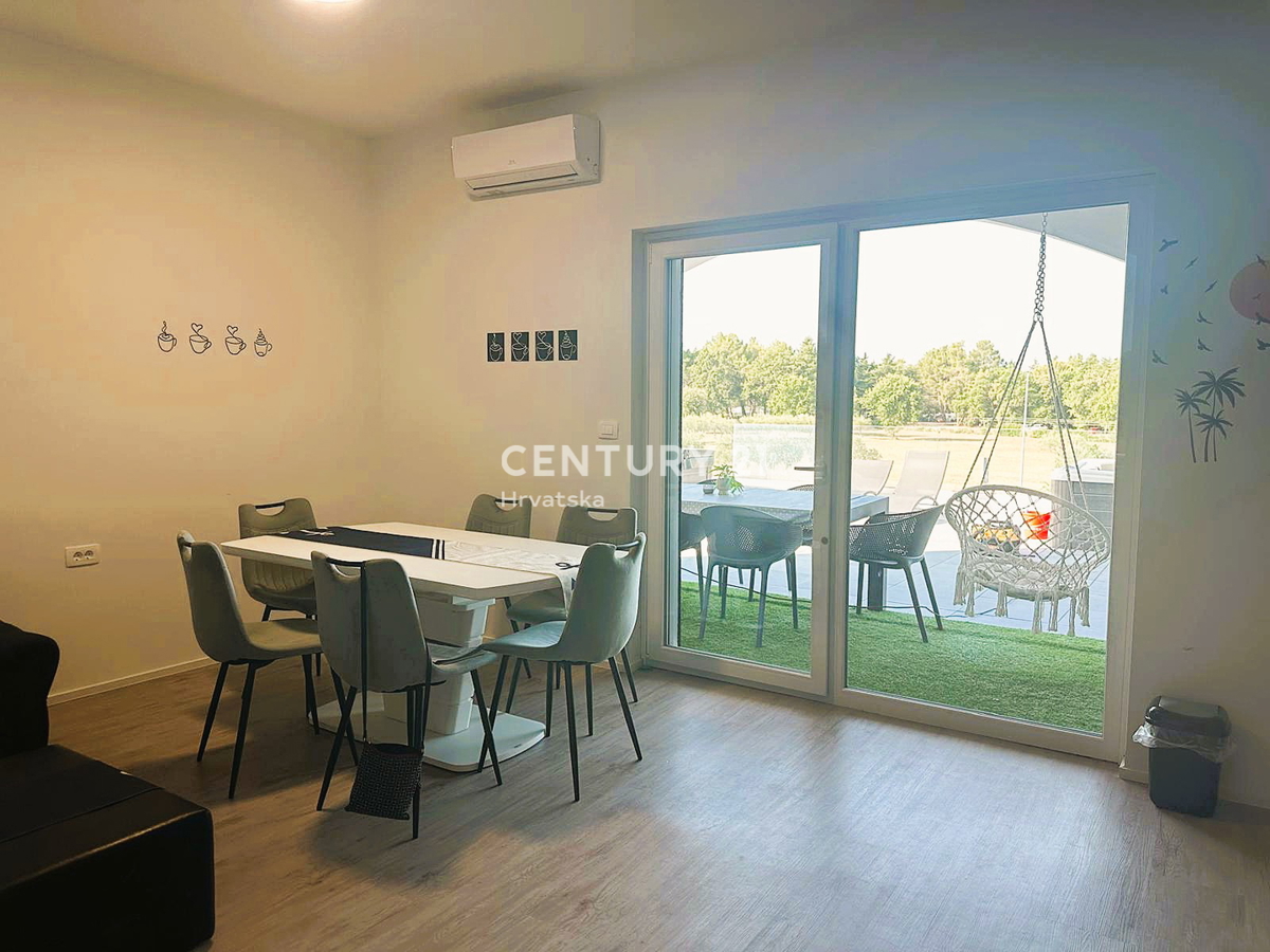 FUNTANA, VENDESI APPARTAMENTO TRILOCALE AL 1° PIANO CON TERRAZZA DI 70 M2, OTTIMA POSIZIONE