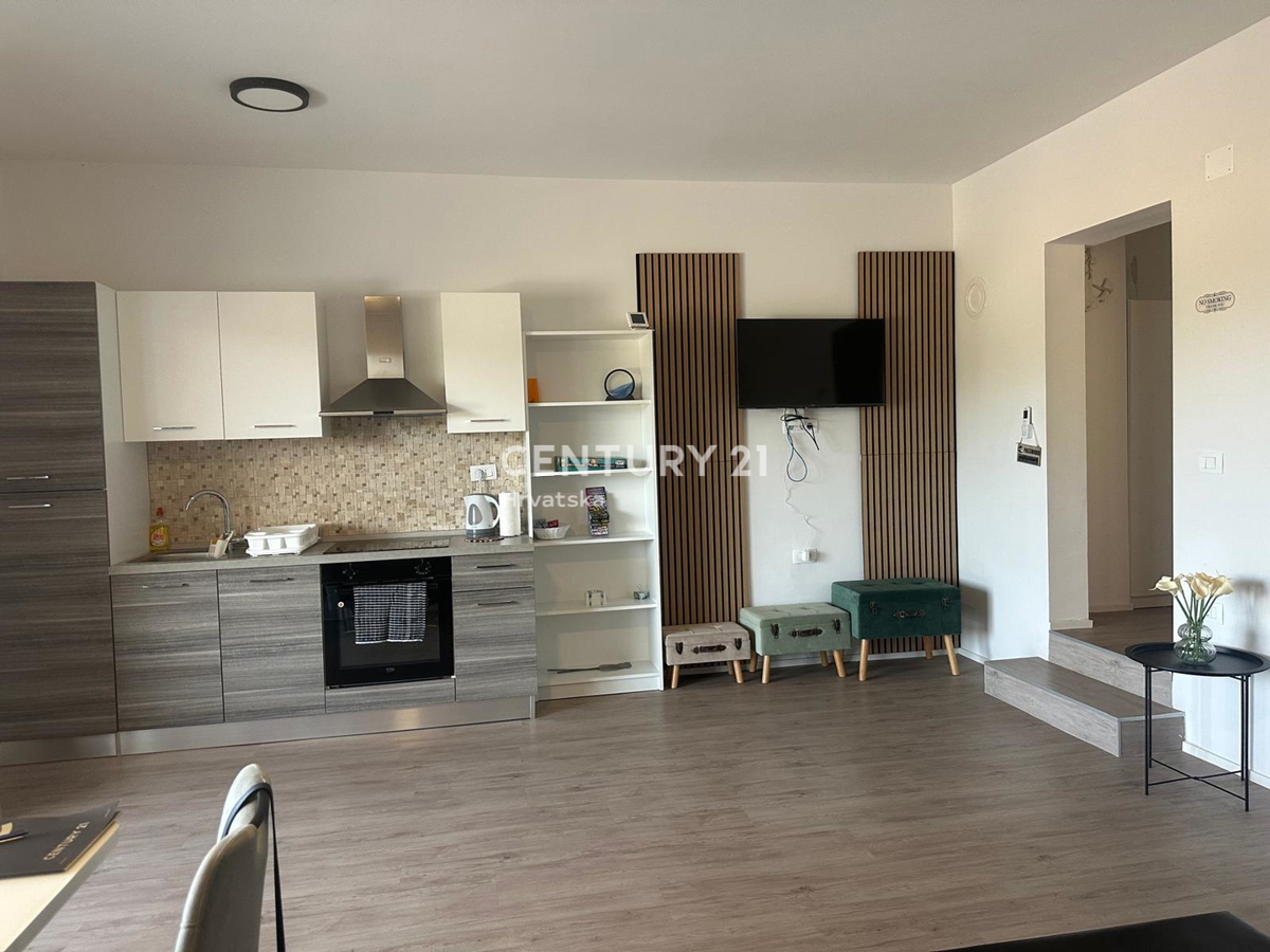 FUNTANA, VENDESI APPARTAMENTO TRILOCALE AL 1° PIANO CON TERRAZZA DI 70 M2, OTTIMA POSIZIONE