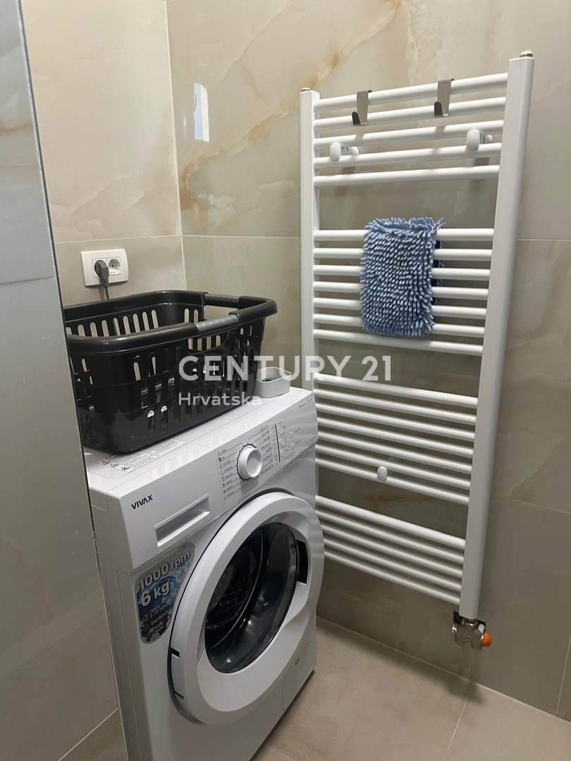 FUNTANA, VENDESI APPARTAMENTO TRILOCALE AL 1° PIANO CON TERRAZZA DI 70 M2, OTTIMA POSIZIONE