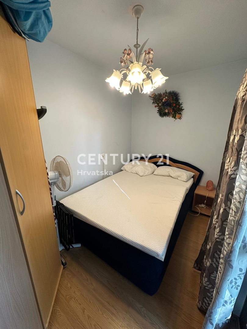 POREČ, APPARTAMENTO IN VENDITA A 50 M DAL MARE, OCCASIONE