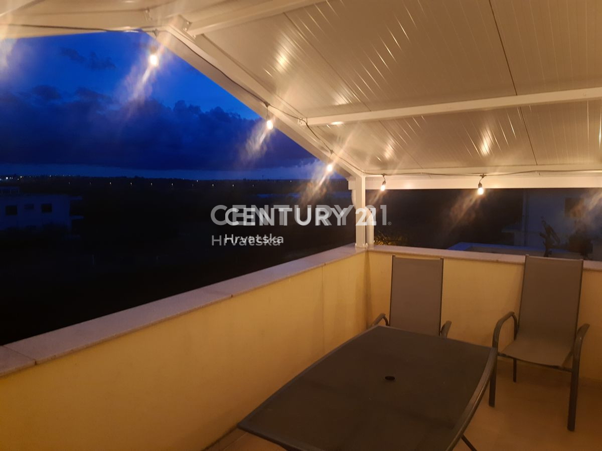 Vendita, Appartamento, 4,5 locali (4S+DB), Provincia di Istria, Poreč, Kukci