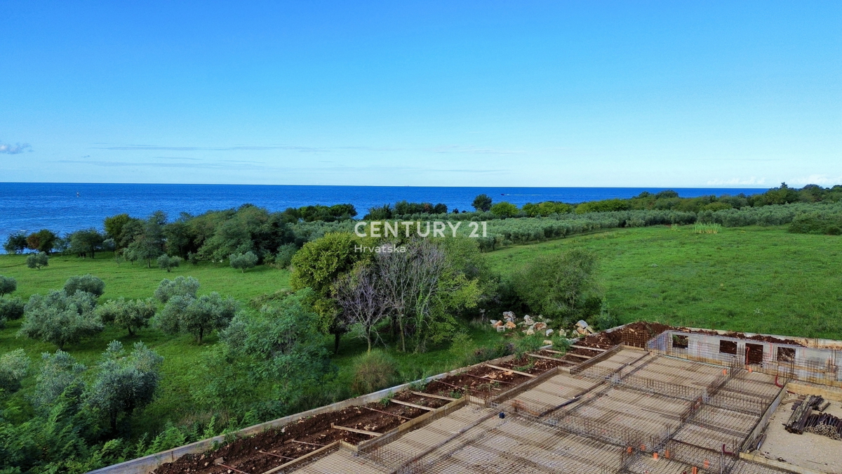 UMAG, DUPLEX CON VISTA PANORAMICA SUL MARE E SULLE DOLOMITI