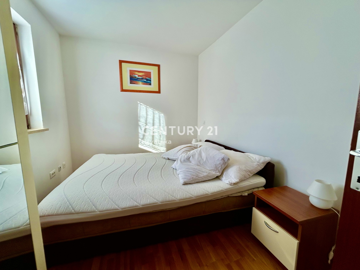 NOVIGRAD, APPARTAMENTO CON DUE CAMERE A SOLI 800 METRI DALLA SPIAGGIA E DAL MARE