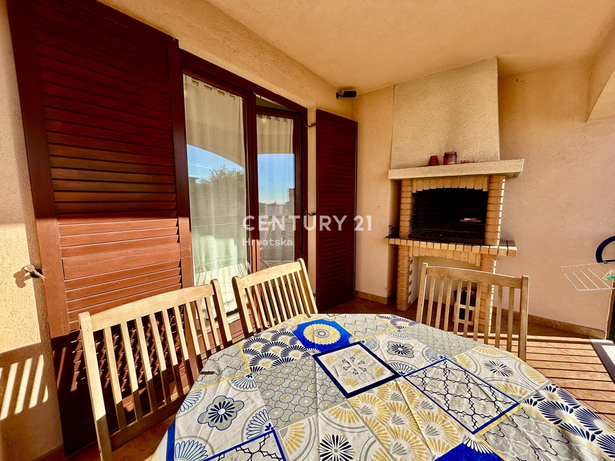 NOVIGRAD, APPARTAMENTO CON DUE CAMERE A SOLI 800 METRI DALLA SPIAGGIA E DAL MARE