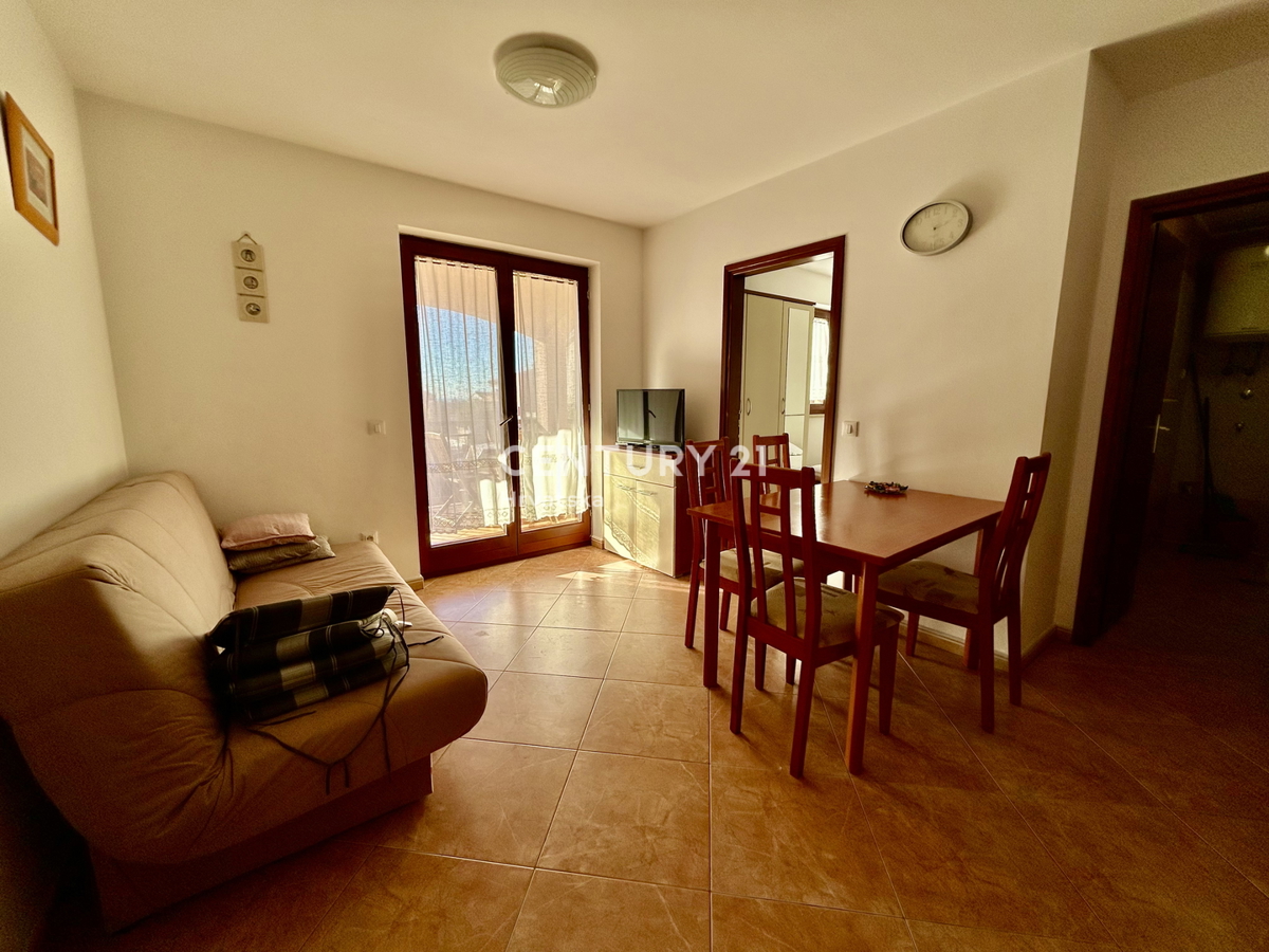 NOVIGRAD, APPARTAMENTO CON DUE CAMERE A SOLI 800 METRI DALLA SPIAGGIA E DAL MARE