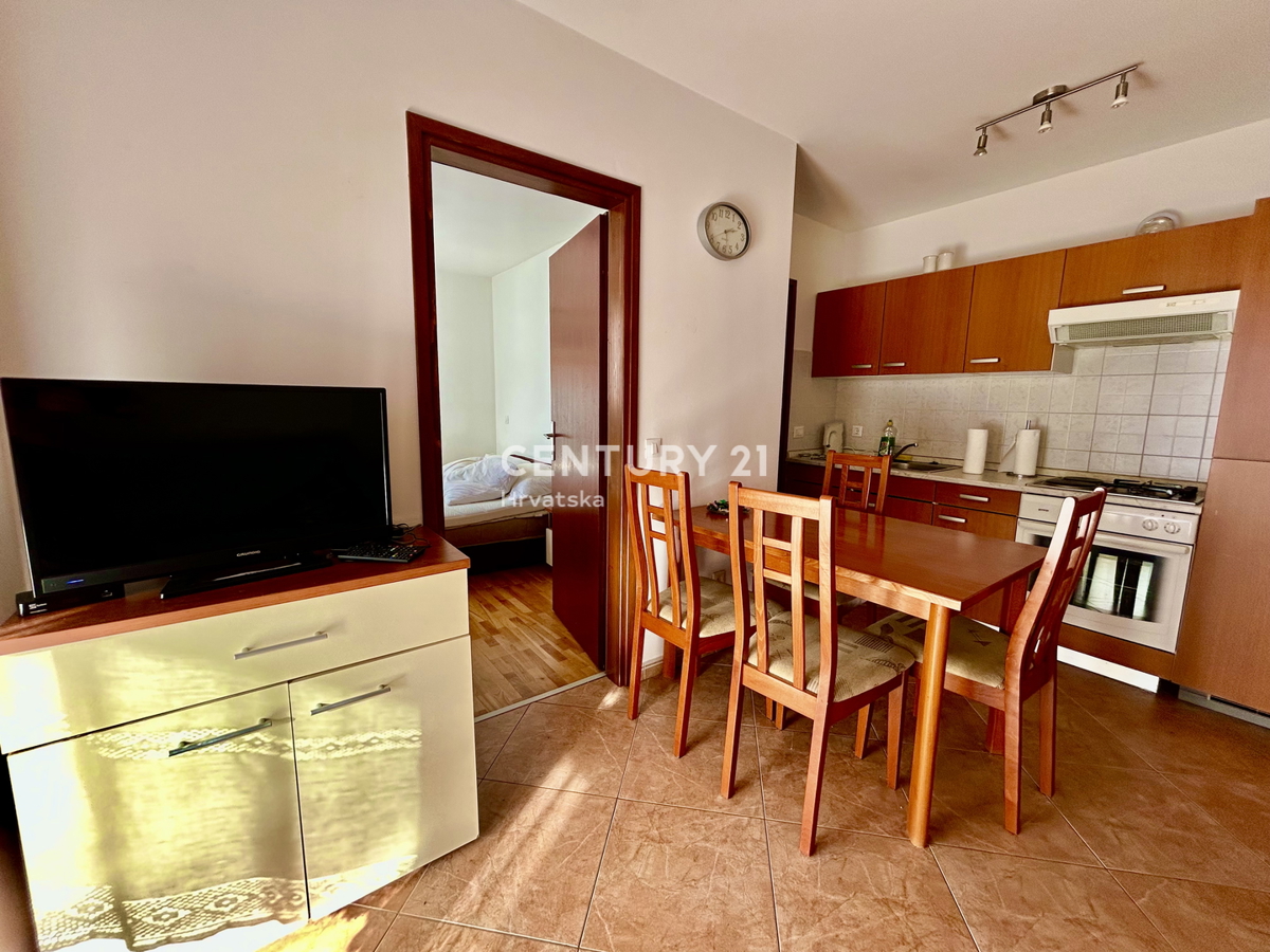 NOVIGRAD, APPARTAMENTO CON DUE CAMERE A SOLI 800 METRI DALLA SPIAGGIA E DAL MARE