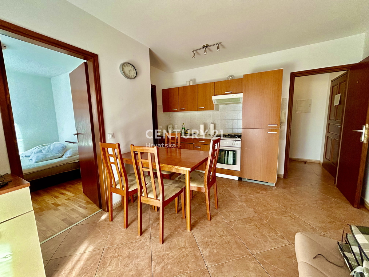 NOVIGRAD, APPARTAMENTO CON DUE CAMERE A SOLI 800 METRI DALLA SPIAGGIA E DAL MARE